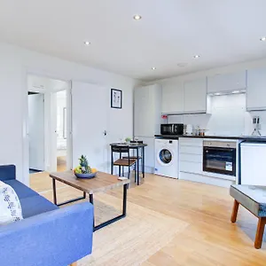 Wonderful Two-bedroom Apartment London